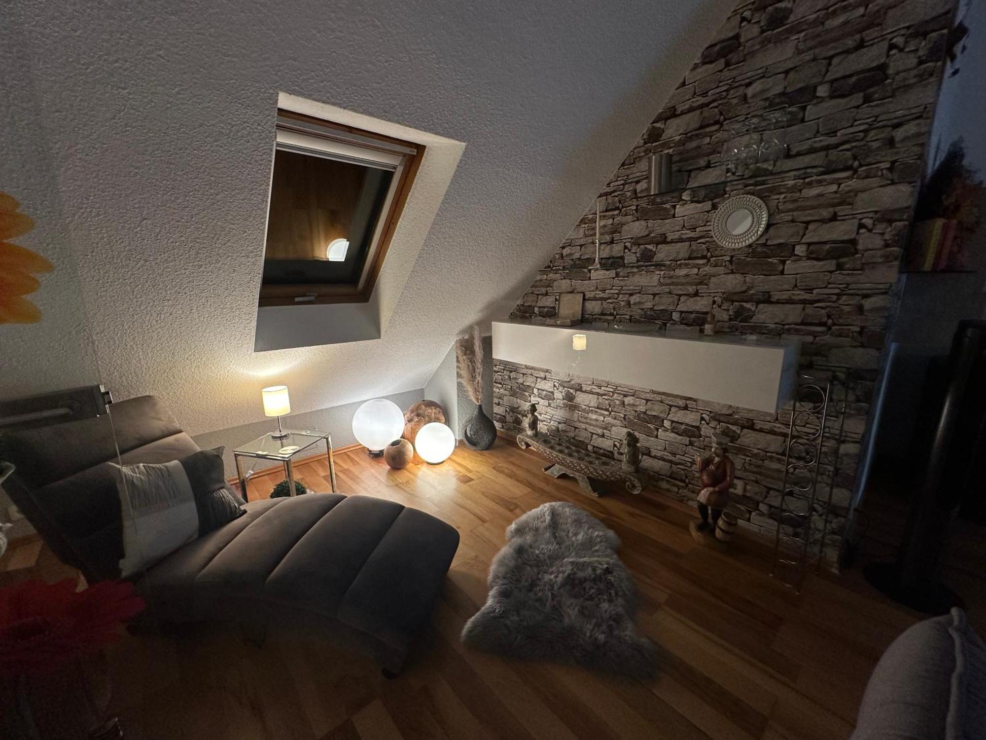 Zentrale Maisonette Mit Buero & Parkplatz Griesheim  Esterno foto