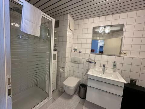 Zentrale Maisonette Mit Buero & Parkplatz Griesheim  Esterno foto