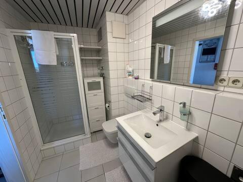 Zentrale Maisonette Mit Buero & Parkplatz Griesheim  Esterno foto